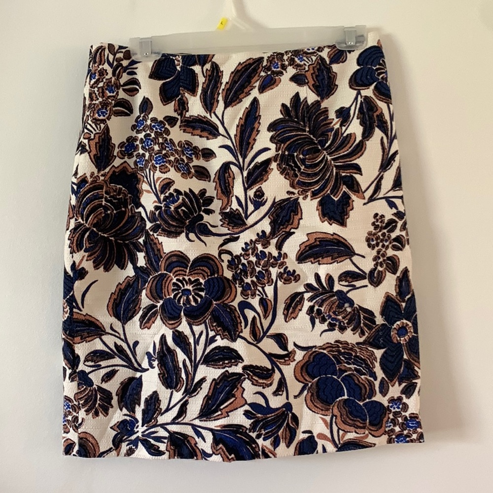 Ann Taylor Skirt — Size 6